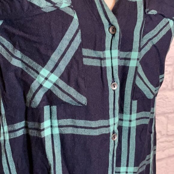 Dynamite Sleeveless Plaid Button Down Shirt Size Small - Picture 4 of 9